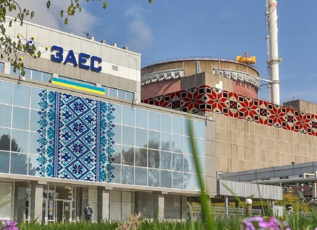 МЗС України відкинуло версію РФ про удар по ЗАЕС і нагадало про окупацію станції