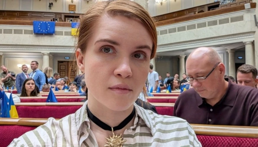 Хроніка статусу Безуглої у фракції: від членства до виходу і повернення
