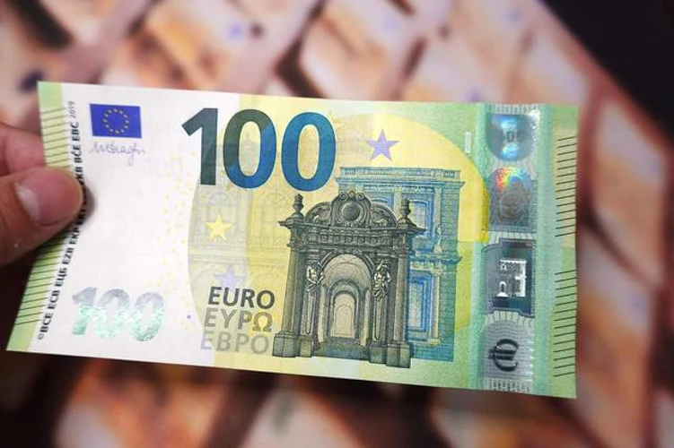 НБУ зафіксував новий рекорд євро — 52,13 грн: підсумок курсів на 21 серпня