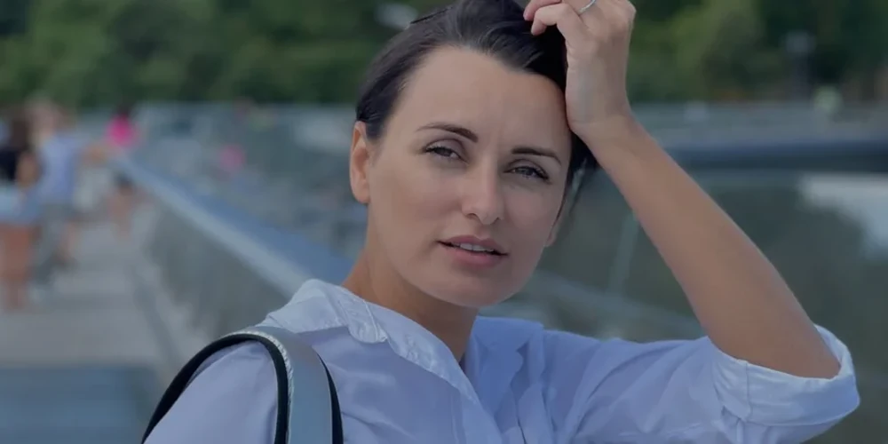 Заплакане фото Лізи Глінської з її Instagram на фоні нічних обстрілів Києва