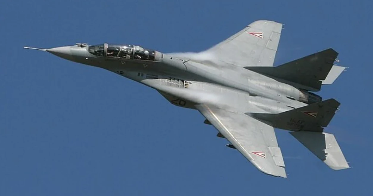 Російський дрон у небі над Україною