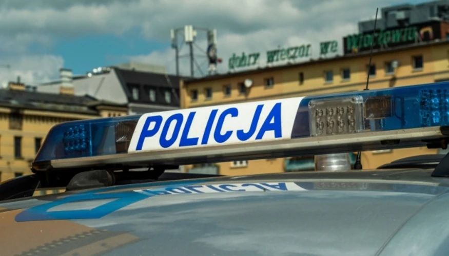 Пошкоджені вогнем розподільчий пристрій та генератор на наземній станції супутникового зв'язку Starlink