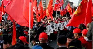 У Москві затримання на мітингу КПРФ: що це показує про репресії в рф